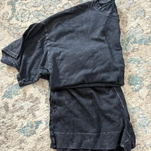 Beyond Yoga Women's Sweat Set Boyfriend Shorts + Matching Top - Picture 2 of 3